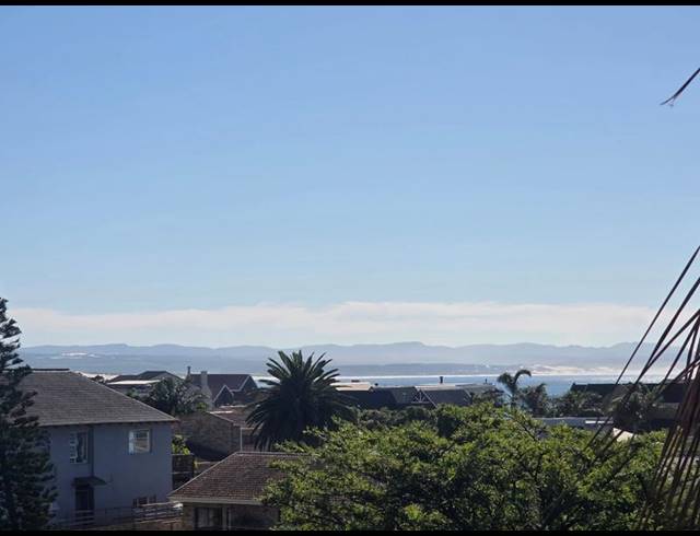 4 BEDROOM HOUSE FOR SALE IN WAVECREST